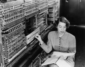 https://upload.wikimedia.org/wikipedia/commons/5/5e/Living_Large_--_Argonne%27s_First_Computer_%288056998342%29.jpg